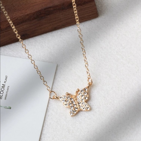 New butterfly gold rhinestone necklace - Picture 3 of 3